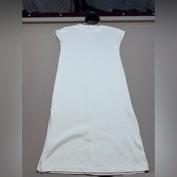 Old Navy Classic Cream Ribbed Midi Dress - Picture 3 of 6